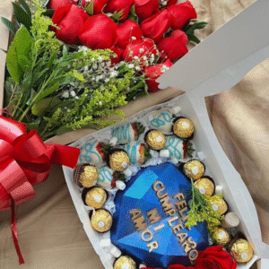 Hermoso Corazón Rompible con arreglo floral